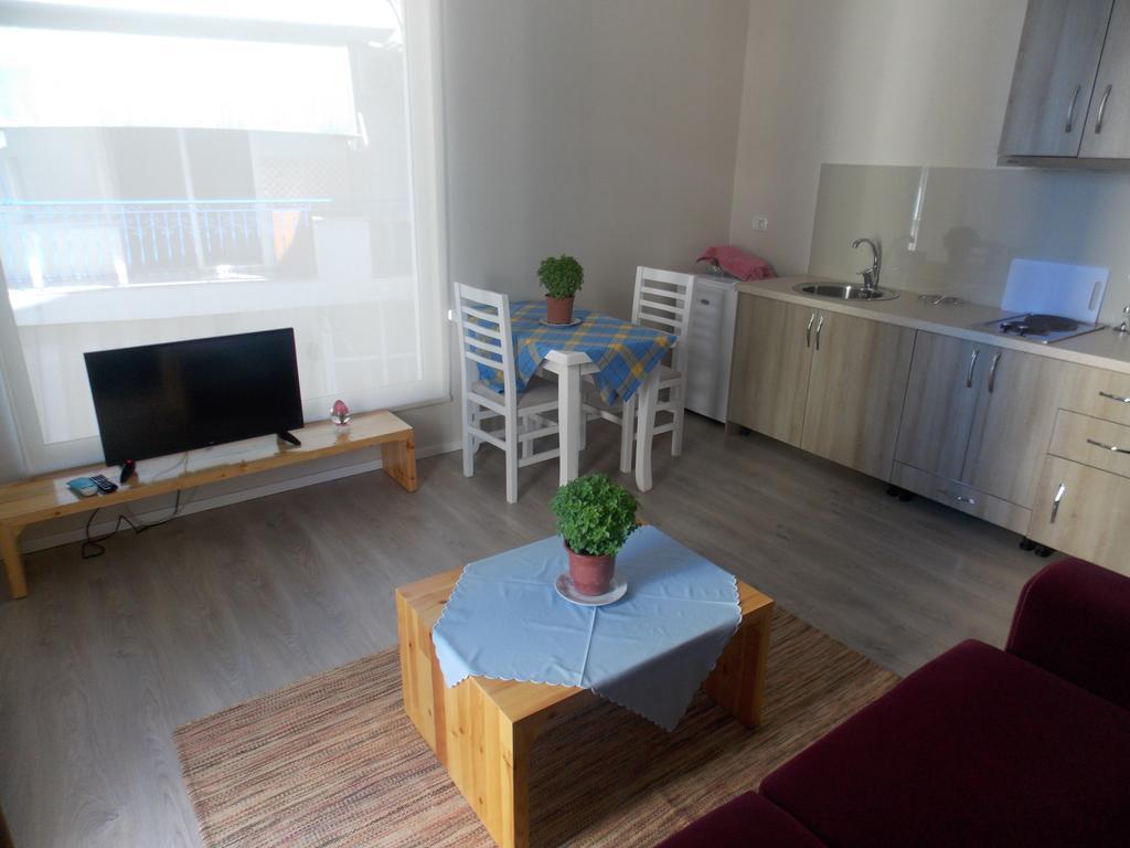 Violet'S Boutique Apartments Sarande Exterior photo